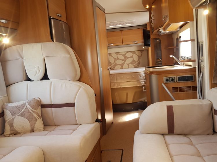 now sold thanks!!!!!!!swift kontiki 669 motorhome 4 berth 4 seatbelt island bed 1 previous owner 25000 miles 2011