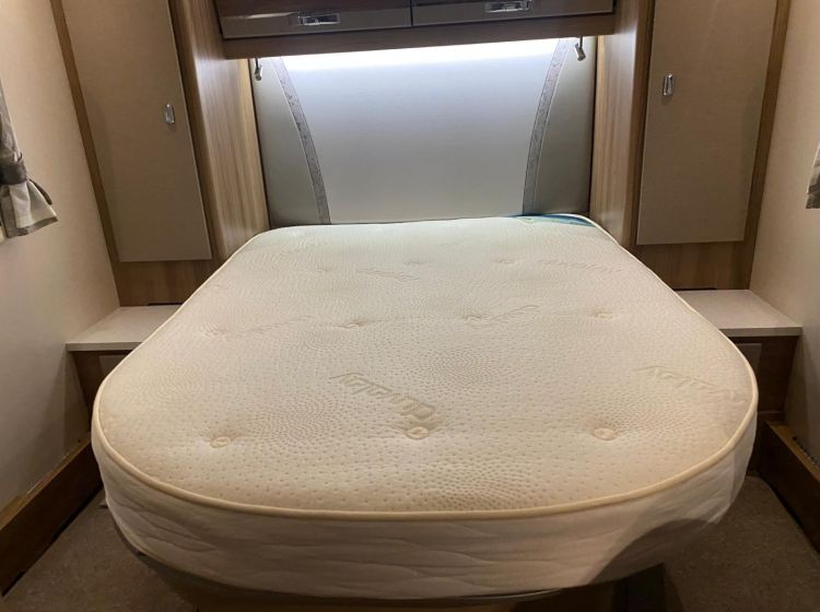 now sold !!!!!swift kontiki 669 1 previous owner 2.3 manual gearbox highline 6 berth only 9800 miles 2017	Px finance 12 months nationwide warranty