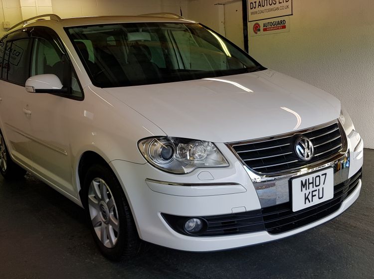 now sold thanks!!!!!Volkswagen Touran 1.4 TS highline DSG white top class japanese import- finance px welcome excellent alround condition 6 months warranty